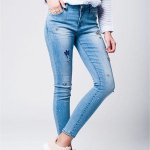 Q2 Light Wash Jeans w/ Embellished Flowers